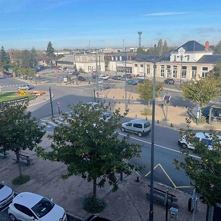 T2 Face Gare Sncf Appart Hotel Le Cygne 1 ブールジュ エクステリア 写真